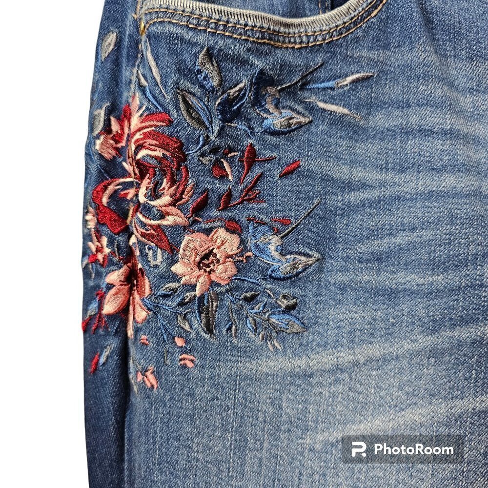 White House Black Market Denim Girlfriend Floral Embroidered Jeans - Picture 7 of 12